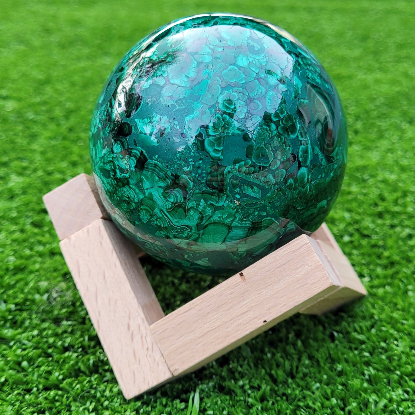 Wood V-Shaped Sphere Display Stands to Choose From for Spheres 2.3" to 8" (58mm to 178mm)