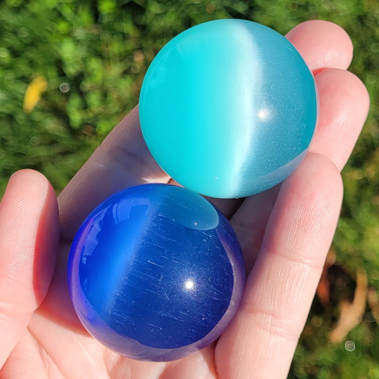 Cats Eye Spheres to Choose From in Teal or Blue 40mm 1.6"